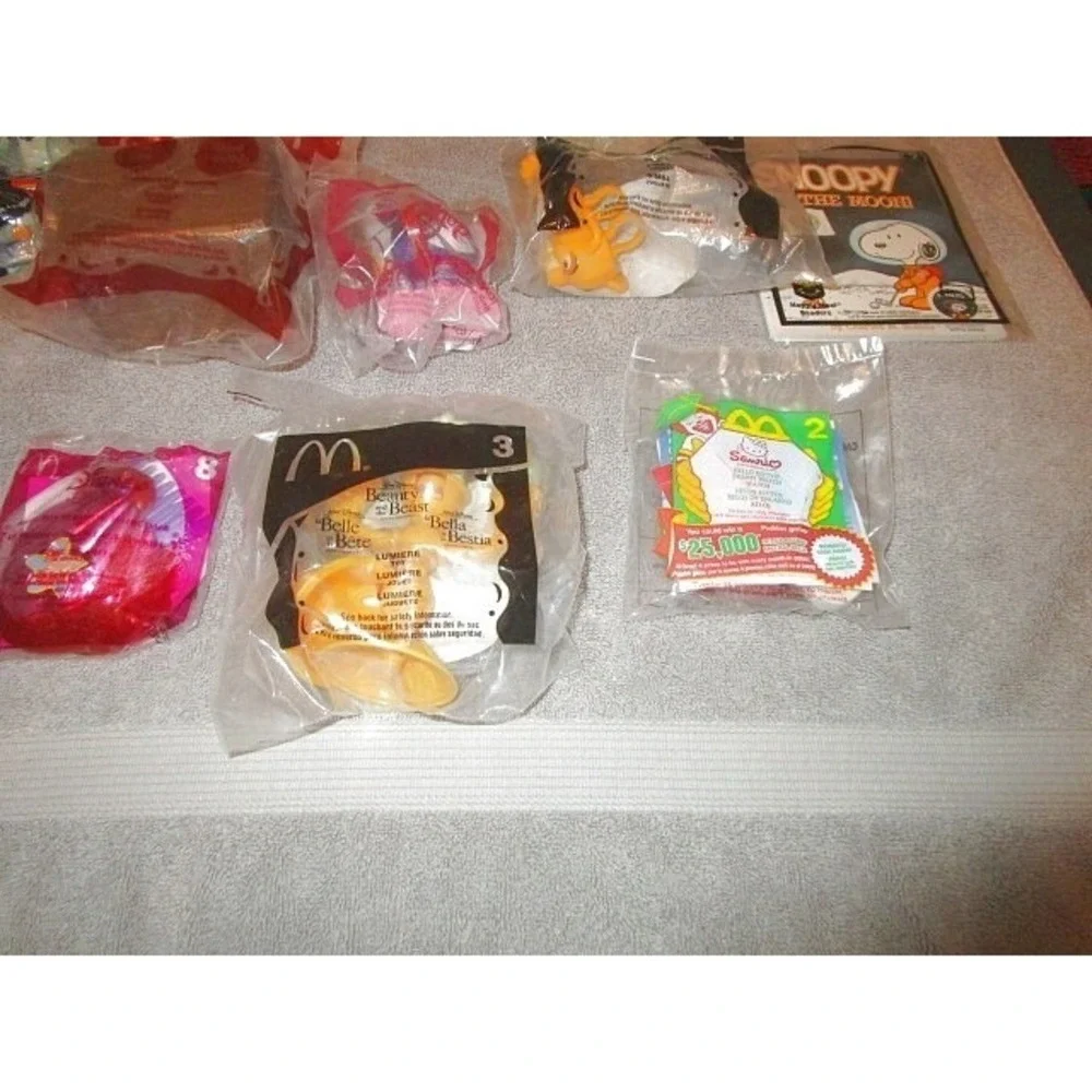 Vtg Y2K McDonald’s Happy Meal Toys 14 Piece Lot Bears Sanrio Snoopy Sealed NEW